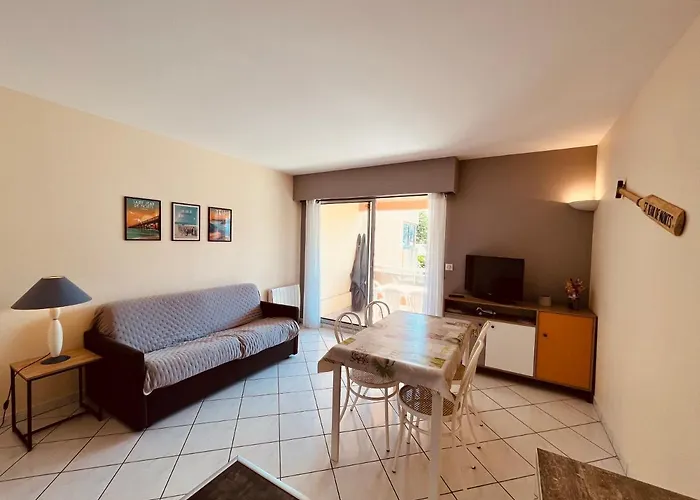 Standing Et Ocean A 50M, Appartement De L'Oasis