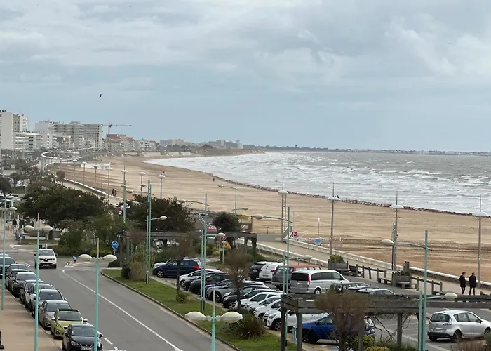 Bord De Mer Vue Panoramique Avec Parking Et Garage Prive